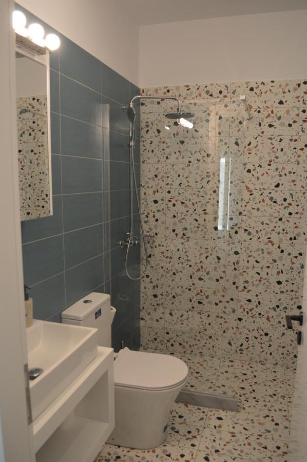 Leonidas House Apartament *